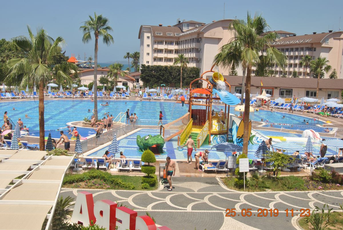 imagini hotel LONICERA RESORT